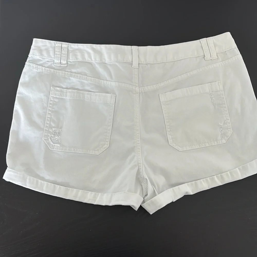 Edgy Streetwear BUNDLE (4)  Bustier Shorts Tee Button Down Y2k Coquette Festival - Picture 3 of 16